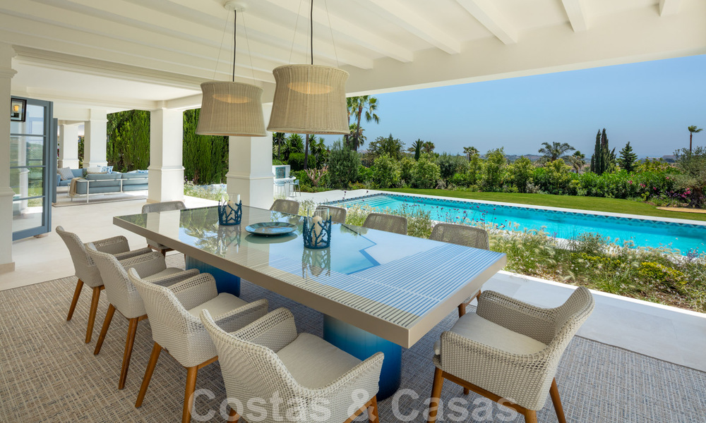Zeer ruime luxevilla te koop in een Mediterrane stijl met een eigentijds design interieur in de Golf Vallei van Nueva Andalucia, Marbella 36525