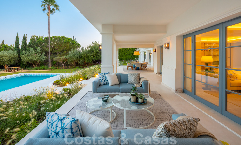 Zeer ruime luxevilla te koop in een Mediterrane stijl met een eigentijds design interieur in de Golf Vallei van Nueva Andalucia, Marbella 36530