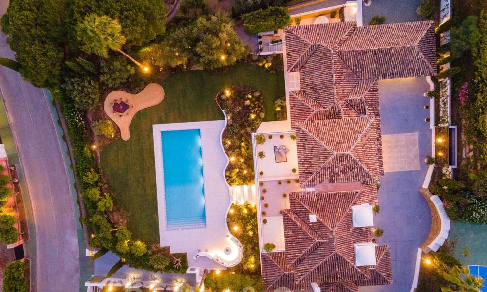 Zeer ruime luxevilla te koop in een Mediterrane stijl met een eigentijds design interieur in de Golf Vallei van Nueva Andalucia, Marbella 36532