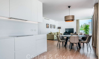 Instapklaar, modern designer penthouse te koop met 3 slaapkamers in een luxueus woonoord in Marbella - Estepona 36728 