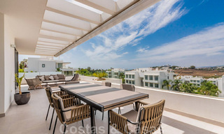 Instapklaar, modern designer penthouse te koop met 3 slaapkamers in een luxueus woonoord in Marbella - Estepona 36736 