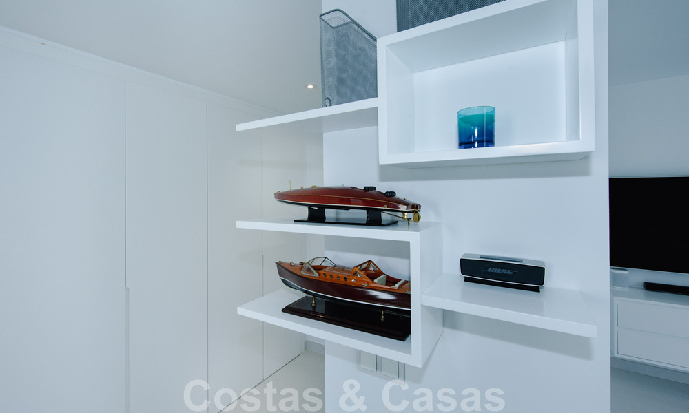 Instapklaar, ruim modern design penthouse te koop in luxueus complex in Marbella - Estepona 36967
