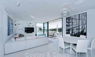 Instapklaar, ruim modern design penthouse te koop in luxueus complex in Marbella - Estepona 36978 