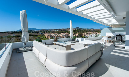 Instapklaar, ruim modern design penthouse te koop in luxueus complex in Marbella - Estepona 36985