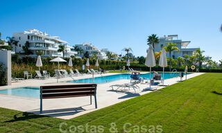 Instapklaar, ruim modern design penthouse te koop in luxueus complex in Marbella - Estepona 36992 