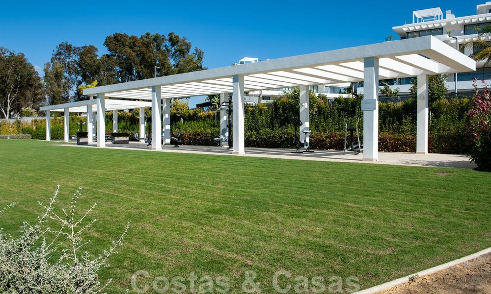 Instapklaar, ruim modern design penthouse te koop in luxueus complex in Marbella - Estepona 36993