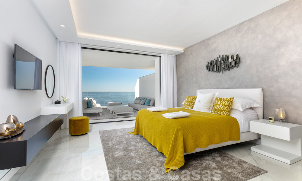 Strak modern, eerstelijnsstrand luxeappartement te koop in Emare, New Golden Mile, tussen Marbella en Estepona 36942