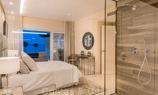 Eigentijds gerenoveerd eerstelijnsstrand Penthouse te koop met 4 slaapkamers en prachtig zeezicht op de New Golden Mile tussen Marbella en Estepona 36900 