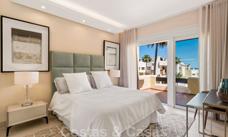 Eigentijds gerenoveerd eerstelijnsstrand Penthouse te koop met 4 slaapkamers en prachtig zeezicht op de New Golden Mile tussen Marbella en Estepona 36910 