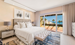 Eigentijds gerenoveerd eerstelijnsstrand Penthouse te koop met 4 slaapkamers en prachtig zeezicht op de New Golden Mile tussen Marbella en Estepona 36916 