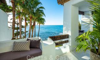 Eerstelijnsstrand super-de-luxe penthouse met schitterend open zeezicht te koop in Puente Romano in Marbella 37320 