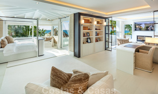 Eerstelijnsstrand super-de-luxe penthouse met schitterend open zeezicht te koop in Puente Romano in Marbella 37325 
