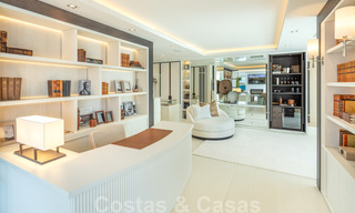 Eerstelijnsstrand super-de-luxe penthouse met schitterend open zeezicht te koop in Puente Romano in Marbella 37327 