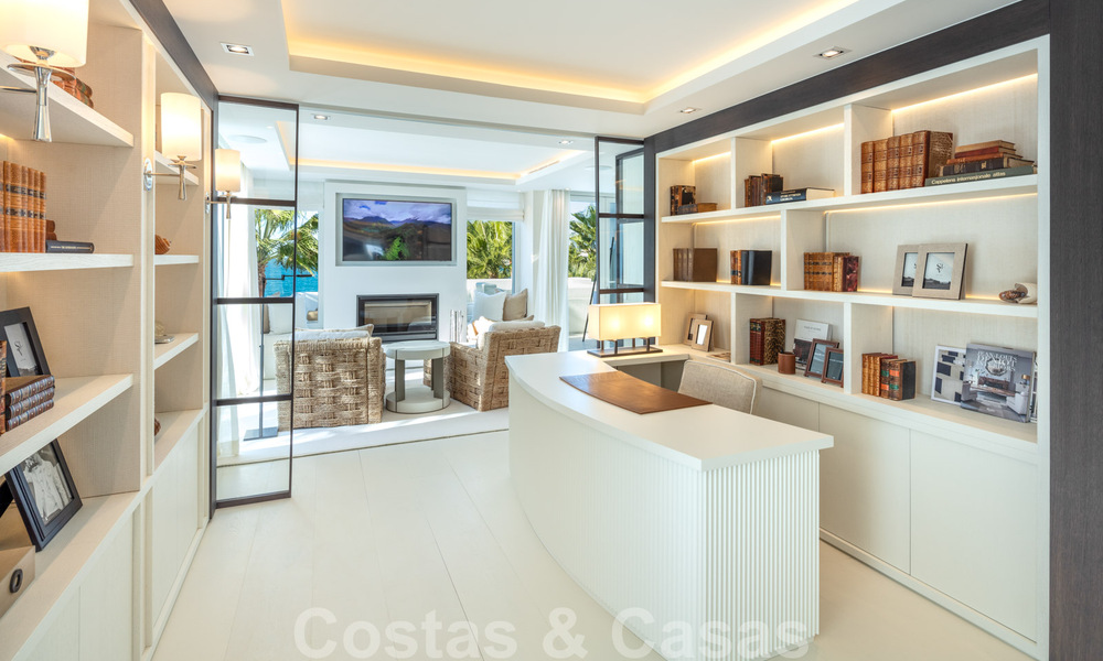 Eerstelijnsstrand super-de-luxe penthouse met schitterend open zeezicht te koop in Puente Romano in Marbella 37329