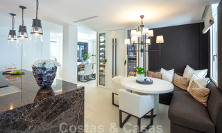 Eerstelijnsstrand super-de-luxe penthouse met schitterend open zeezicht te koop in Puente Romano in Marbella 37341 
