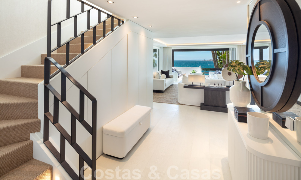 Eerstelijnsstrand super-de-luxe penthouse met schitterend open zeezicht te koop in Puente Romano in Marbella 37345