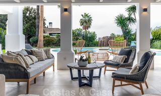 Stijlvol gerenoveerde villa te koop in een moderne Mediterrane stijl aan de Golden Mile in Marbella 37368 