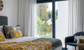 Stijlvol gerenoveerde villa te koop in een moderne Mediterrane stijl aan de Golden Mile in Marbella 37370 