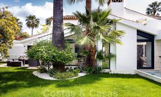 Stijlvol gerenoveerde villa te koop in een moderne Mediterrane stijl aan de Golden Mile in Marbella 37385 