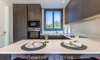 Nieuw project met luxe appartementen te koop met panoramisch uitzicht op zee en een golfbaan in Estepona 37412 