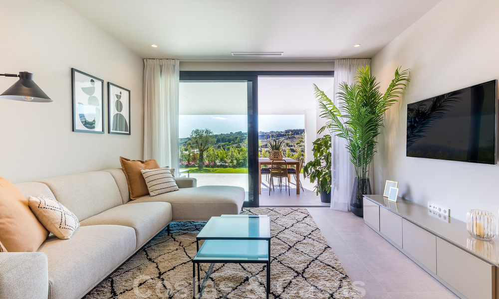 Nieuw project met luxe appartementen te koop met panoramisch uitzicht op zee en een golfbaan in Estepona 37415