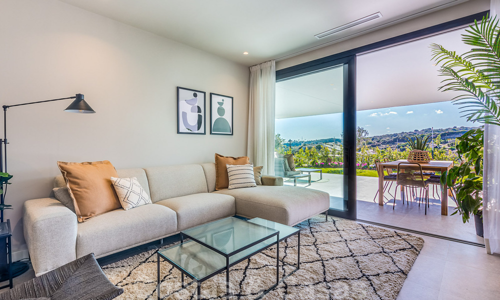 Nieuw project met luxe appartementen te koop met panoramisch uitzicht op zee en een golfbaan in Estepona 37417