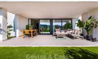 Nieuw project met luxe appartementen te koop met panoramisch uitzicht op zee en een golfbaan in Estepona 37423 