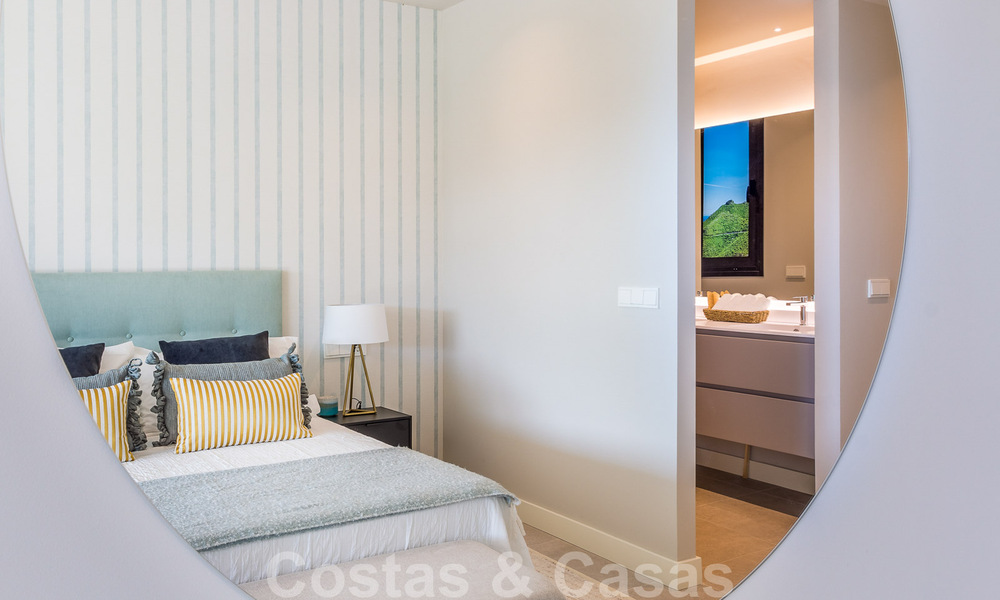 Nieuw project met luxe appartementen te koop met panoramisch uitzicht op zee en een golfbaan in Estepona 37437