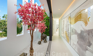 Instapklare, nieuwe moderne designvilla te koop in zeer gewilde strandwijk net ten oosten van Marbella centrum 37561 