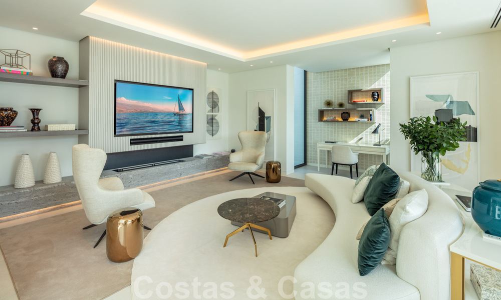 Instapklare, nieuwe moderne designvilla te koop in zeer gewilde strandwijk net ten oosten van Marbella centrum 37569