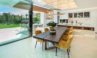 Instapklare, nieuwe moderne designvilla te koop in zeer gewilde strandwijk net ten oosten van Marbella centrum 37578 