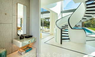 Instapklare, nieuwe moderne designvilla te koop in zeer gewilde strandwijk net ten oosten van Marbella centrum 37579 