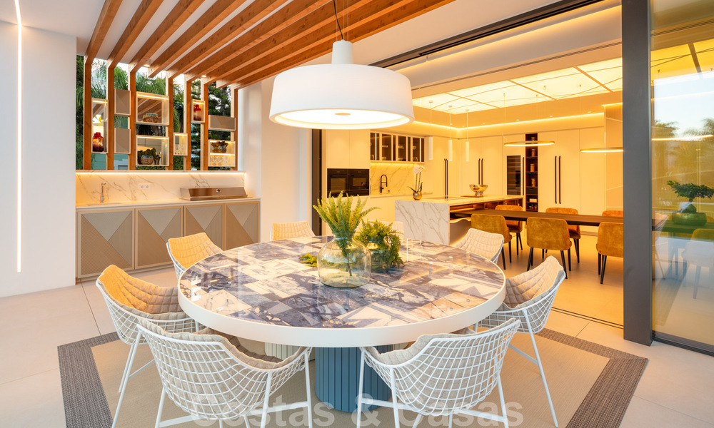 Instapklare, nieuwe moderne designvilla te koop in zeer gewilde strandwijk net ten oosten van Marbella centrum 37585