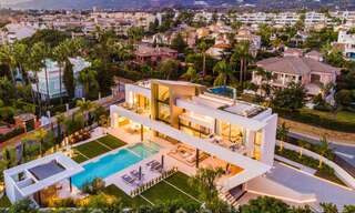 Instapklare, nieuwe moderne designvilla te koop in zeer gewilde strandwijk net ten oosten van Marbella centrum 37586 
