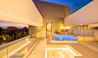 Instapklare, nieuwe moderne designvilla te koop in zeer gewilde strandwijk net ten oosten van Marbella centrum 37591 