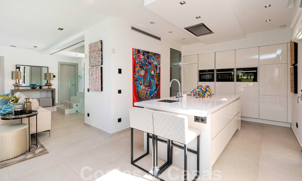 Instapklare, moderne luxevilla te koop, eerstelijns golf in Benahavis - Marbella 37659