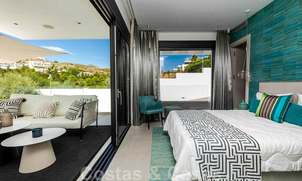 Instapklare, moderne luxevilla te koop, eerstelijns golf in Benahavis - Marbella 37662