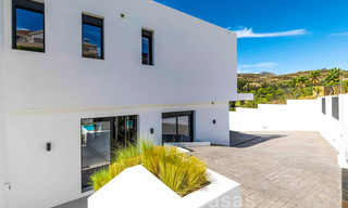 Instapklare, moderne luxevilla te koop, eerstelijns golf in Benahavis - Marbella 37665 