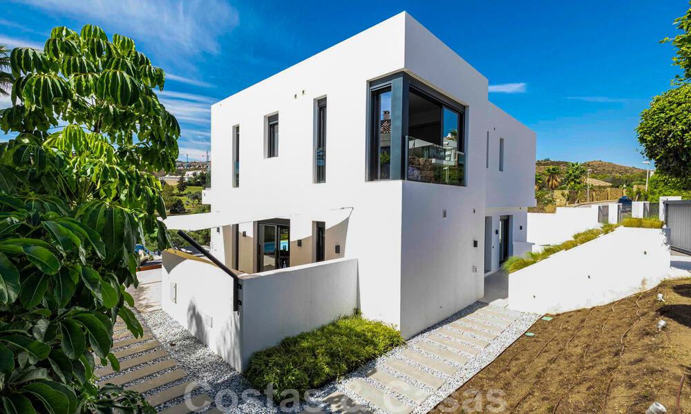 Instapklare, moderne luxevilla te koop, eerstelijns golf in Benahavis - Marbella 37666