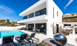 Instapklare, moderne luxevilla te koop, eerstelijns golf in Benahavis - Marbella 37673 