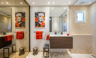 Eigentijds gerenoveerd eerstelijnstrand luxe penthouse te koop op de Golden Mile in Marbella 37679 