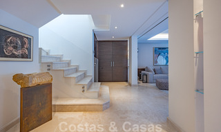 Eigentijds gerenoveerd eerstelijnstrand luxe penthouse te koop op de Golden Mile in Marbella 37684 