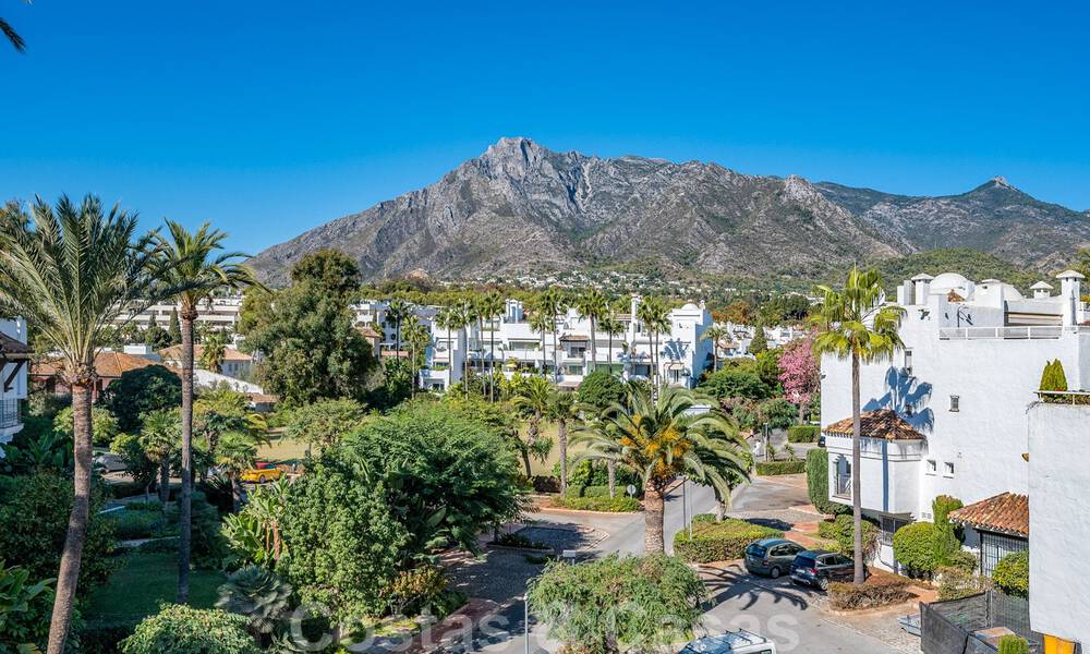 Eigentijds gerenoveerd eerstelijnstrand luxe penthouse te koop op de Golden Mile in Marbella 37690