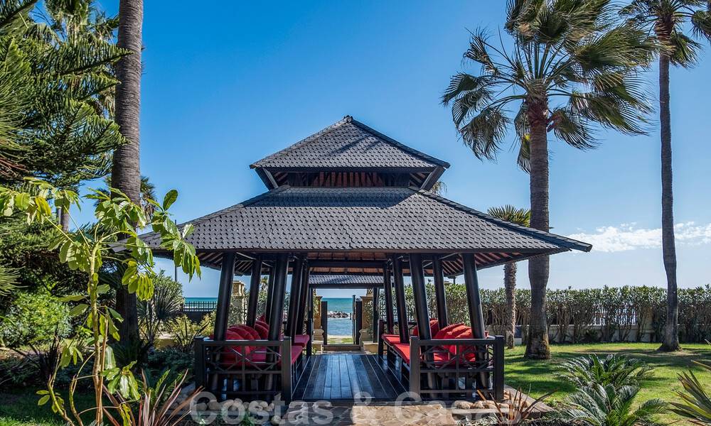 Eerstelijns strand luxeappartement te koop met zeezicht in Puerto Banus, Marbella 37734