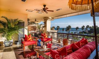 Eerstelijns strand luxeappartement te koop met zeezicht in Puerto Banus, Marbella 37738 