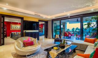 Eerstelijns strand luxeappartement te koop met zeezicht in Puerto Banus, Marbella 37740 