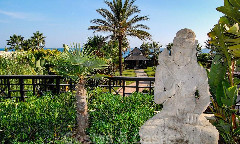 Eerstelijns strand luxeappartement te koop met zeezicht in Puerto Banus, Marbella 37991