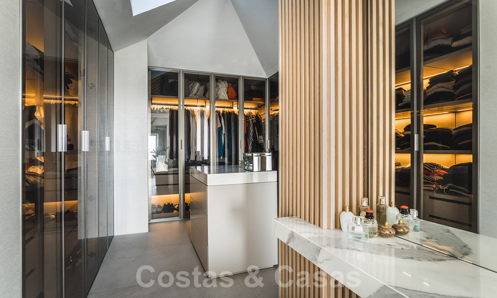 Luxe penthouse te koop met zeezicht in een chic complex aan de Golden Mile in Marbella 37747