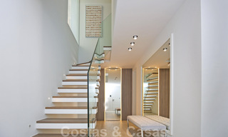 Luxe penthouse te koop met zeezicht in een exclusief complex, op de prestigieuze Golden Mile, Marbella 38385 