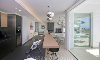 Luxe penthouse te koop met zeezicht in een exclusief complex, op de prestigieuze Golden Mile, Marbella 38392 